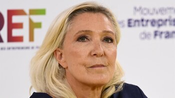 Le Pen aumenta su ventaja en los sondeos para las presidenciales en Francia ante un Philippe que pierde apoyos