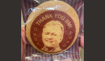 La galleta conmemorativa con la