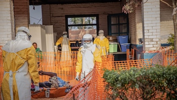 El brote de ébola en RDC se convierte en el más mortífero registrado tras rebasar la barrera de 2.300 muertos