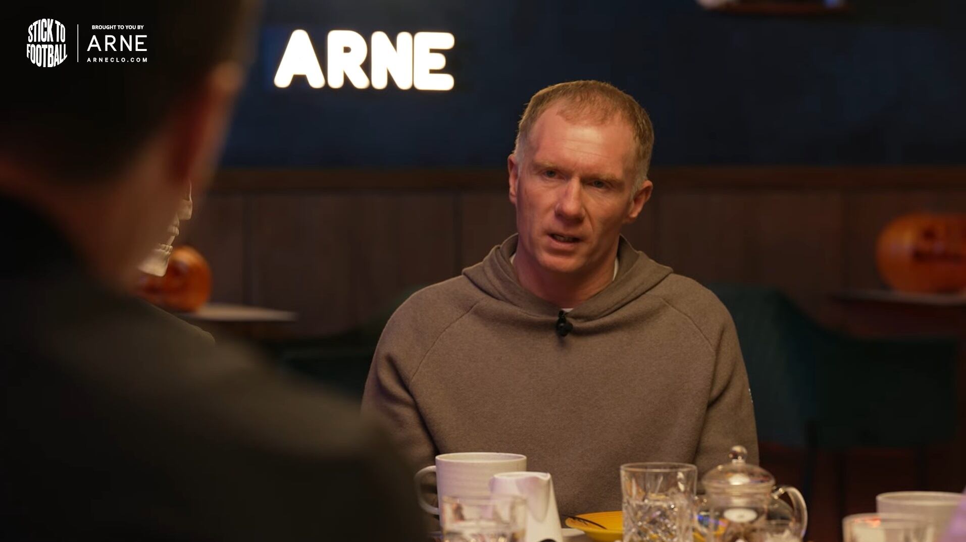 Paul Scholes reveló en el pódcast Stick to Football su rechazo a la fama y su preferencia por la vida familiar y el anonimato (YouTube: The Overlap)