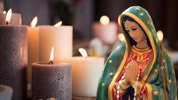 Entre flores, luz y devoción: