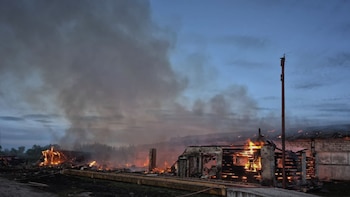 En Berezkiy, se produjo un incendio de grandes proporciones en el terreno de una casa particular (Servicio de Emergencia de Ucrania)