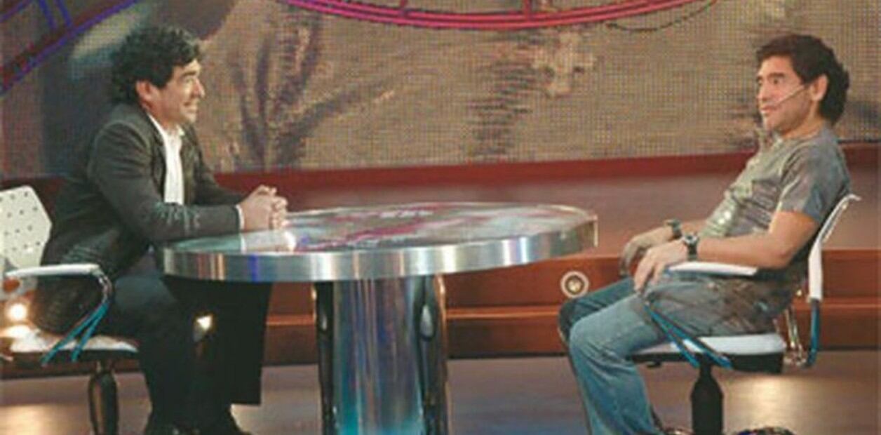 Diego Maradona se entrevistó a sí mismo en La noche del 10, revelando culpas por su consumo de drogas y errores personales