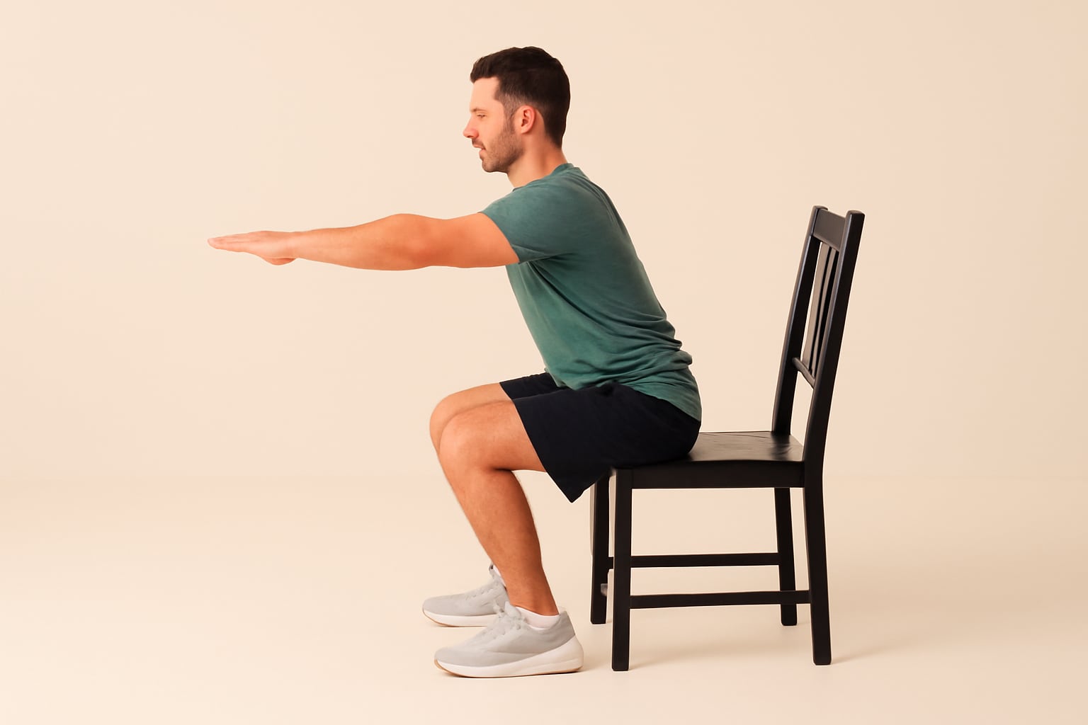 La superficie donde se coloque la silla debe ser firme y antideslizante para evitar accidentes durante el ejercicio. (Imagen Ilustrativa Infobae)