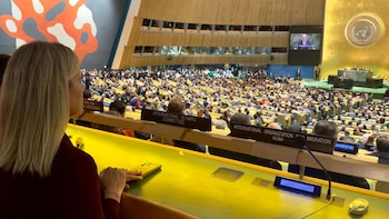 Kirsty Coventry durante la conferencia