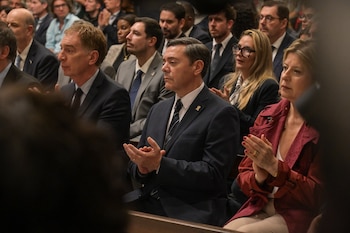 El ministro de Defensa, teniente general Carlos Presti, junto al jefe de Gabinete, Diego Santili, y la ministra Monteoliva