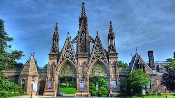 El Green-Wood Cemetery inaugura espacios y renueva su función cultural en Nueva York