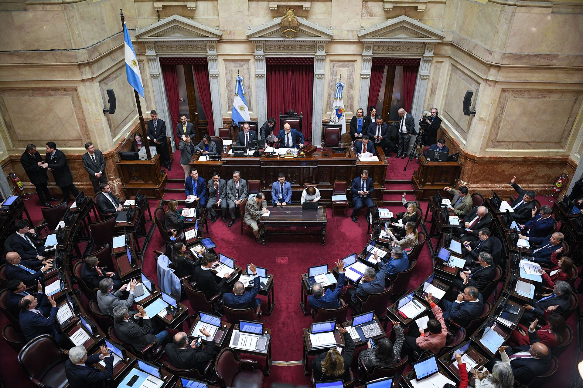 El pleno de la Cámara alta durante la sesión de ayer (Fotos: Prensa Senado)