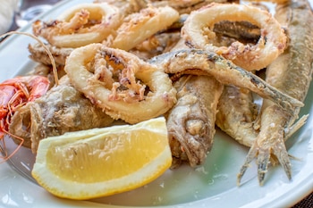 Pescaíto frito (Shutterstock España)