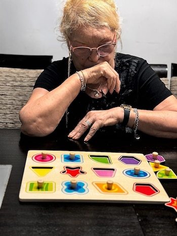 Pany le compró juguetes infantiles,