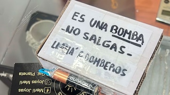 Robo y amenaza de bomba