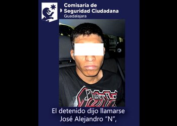 Hombre robó camioneta con mujer