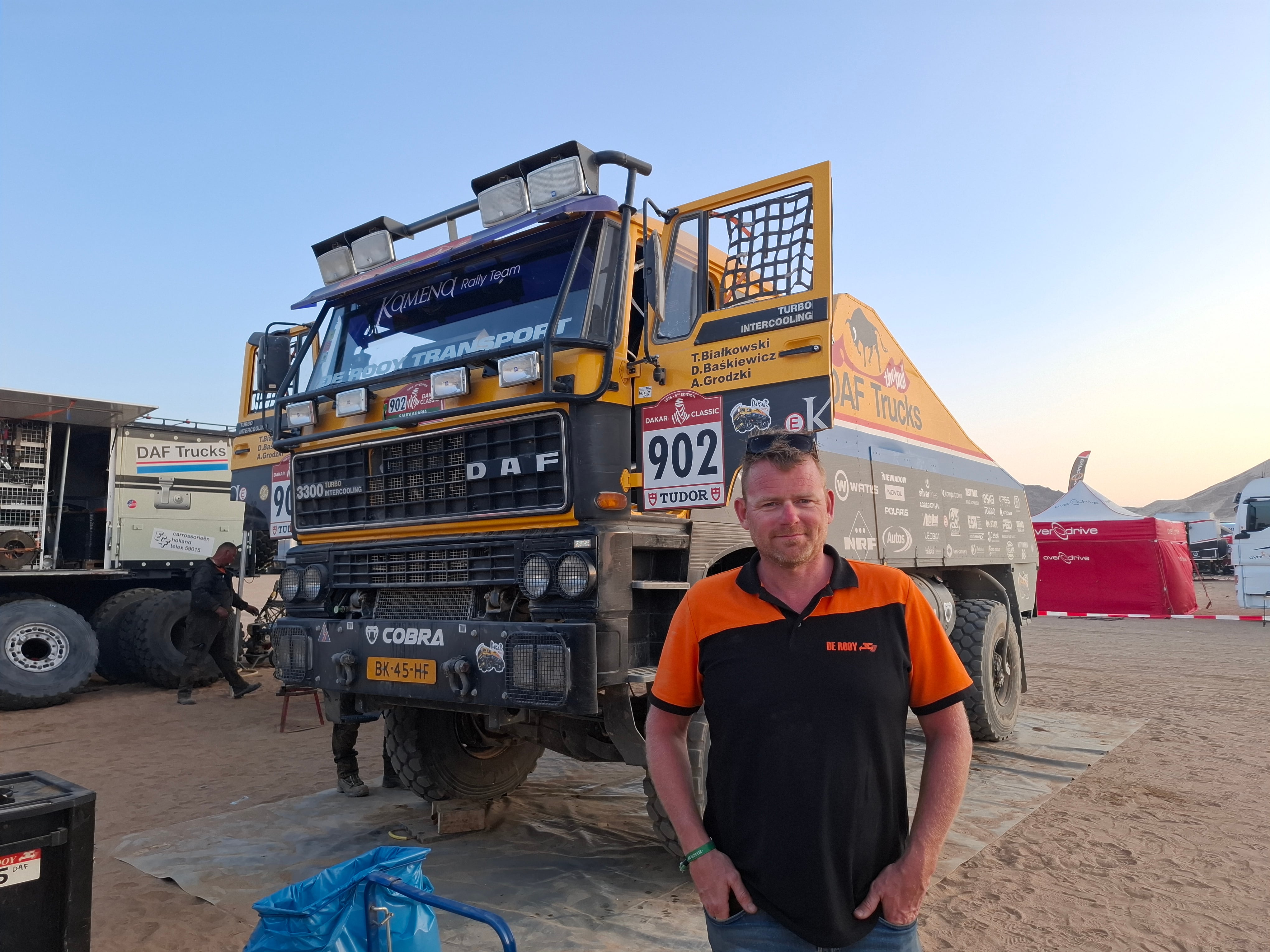 Gerard De Rooy junto al Toro