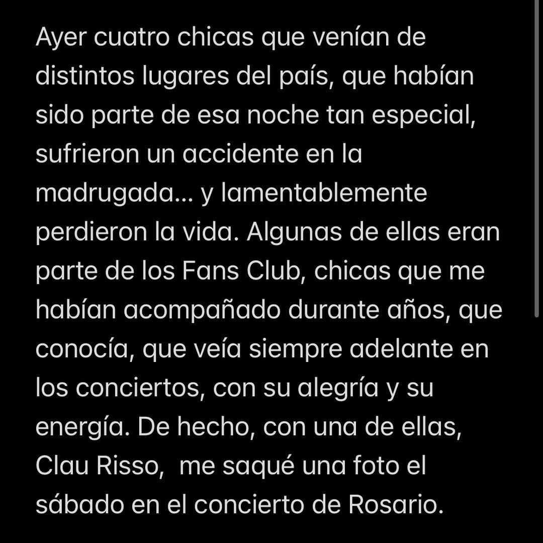 En el posteo el cantante compartió la foto con una de las víctimas del siniestro