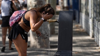 Las muertes atribuibles al calor superan las 5.800 en España este verano, la cifra más alta en la última década