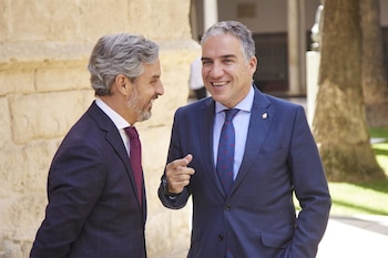 14/09/2022 El vicesecretario de Economía del PP, Juan Bravo (i), y el coordinador general del PP, Elías Bendodo (d), en una foto de archivo.
POLITICA
Joaquin Corchero - Europa Press