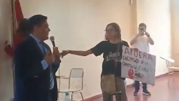 Un senador y un diputado de La Libertad Avanza debieron cortar una charla en la UBA luego de ser interrumpidos por agrupaciones de izquierda