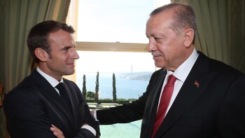Macron y Erdogan (EFE/EPA/KAYHAN OZER / POOL)