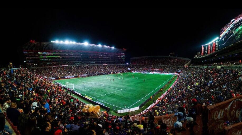Este es el estadio Caliente, casa de los Xolos de Tijuana y que maneja un césped sintético desde hace algunos años - crédito @xolos/Instagram