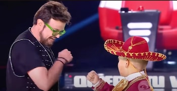 Aleks Syntek celebró junto al