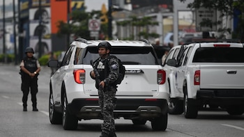 Hallan ocho cadáveres mutilados en fosas de una zona minera en el sur de Ecuador