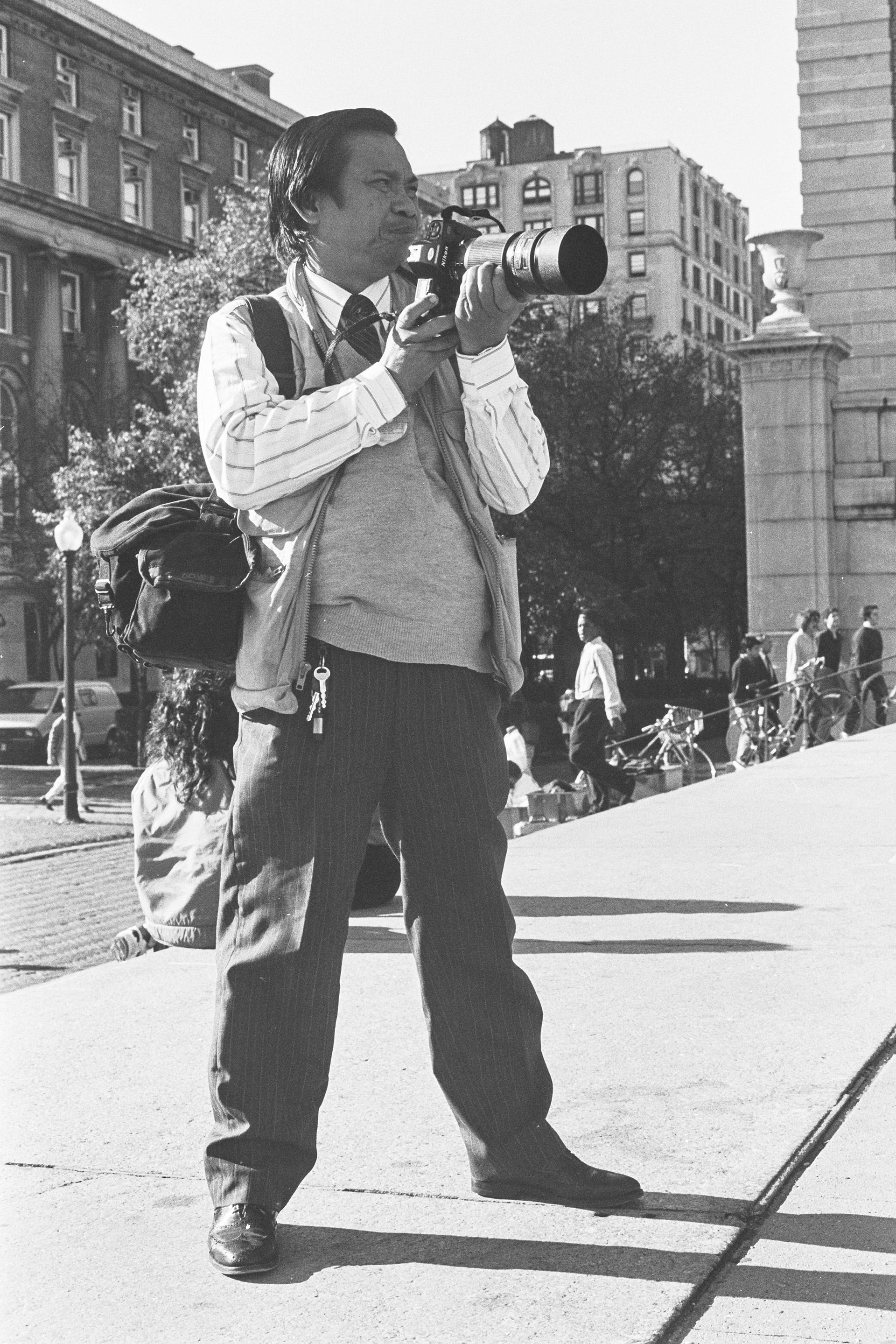 Dith Pran comenzó trabajando como intérprete y luego se transformó en fotógrafo