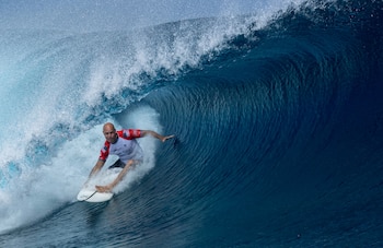 Men’s Health advirtió que varias estrategias de nutrición usadas por Kelly Slater, como la combinación de alimentos, las limpiezas y las dietas por grupo sanguíneo, no tienen respaldo científico sólido (REUTERS)