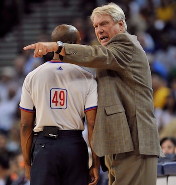 Don Nelson, quíntuple campeón de la NBA y ganador de 1.335 partidos como entrenador, falleció este domingo a los 86 años (EFE/JOHN G. MABANGLO)