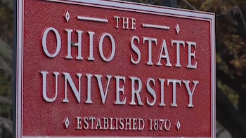 La Universidad Estatal de Ohio pagará USD 100 millones a casi 300 exalumnos abusados por el médico del campus