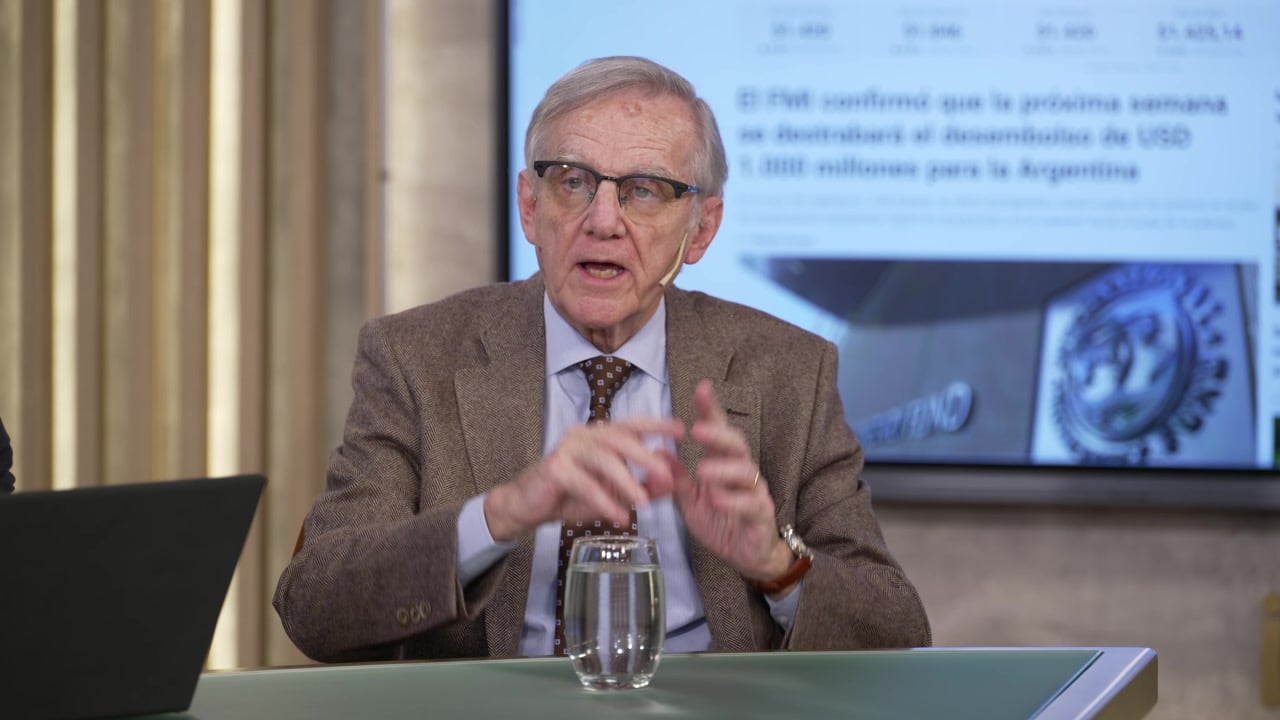 La automedicación ante cuadros virales como gripe o dolor de garganta contribuye al aumento de bacterias resistentes a los antibióticos, explicó el doctor López