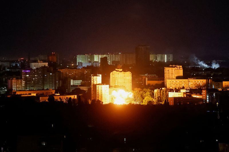 El presidente de Ucrania, Volodimir Zelensky denunció que Moscú disparó 352 proyectiles, incluidos 159 del modelo Shahed de origen iraní, y 16 misiles, algunos de ellos balísticos fabricados por Corea del Norte (REUTERS/Gleb Garanich)