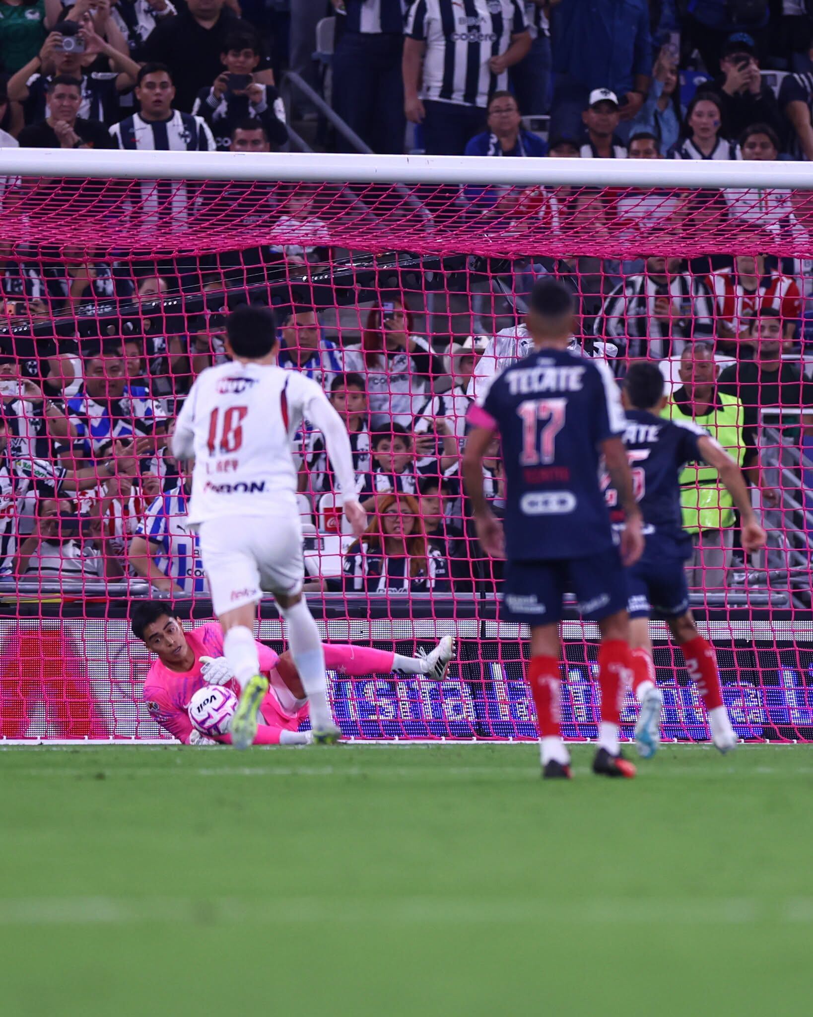 Monterrey, Mexico - October 24: WRITE CAPTION HERE (L) (R) Rayados - Chivas at Estadio BBVA on October 24, 2026 in Monterrey, Mexico. (Photo by: IVAN VILLEGAS / CHIVAS © 2026)