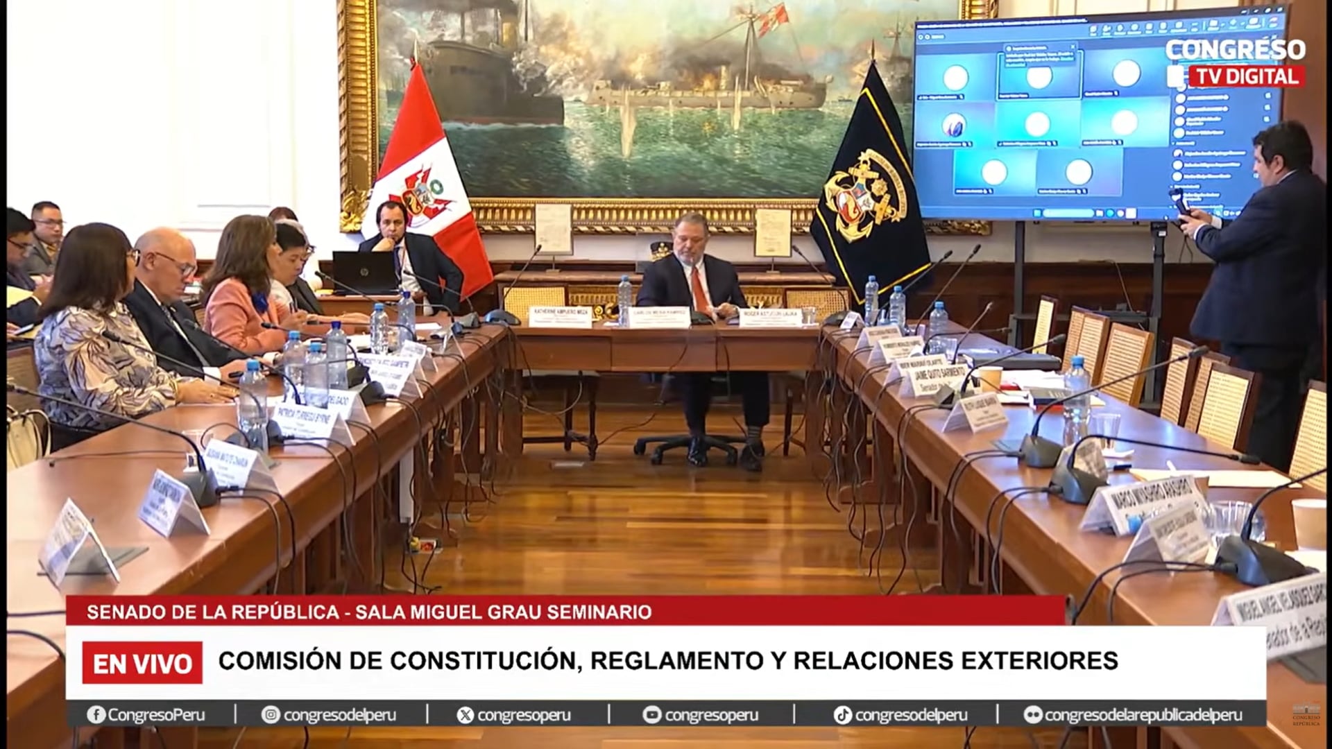 Senadores de oposición dejaron solos a los de Fuerza Popular y Renovación Popular.