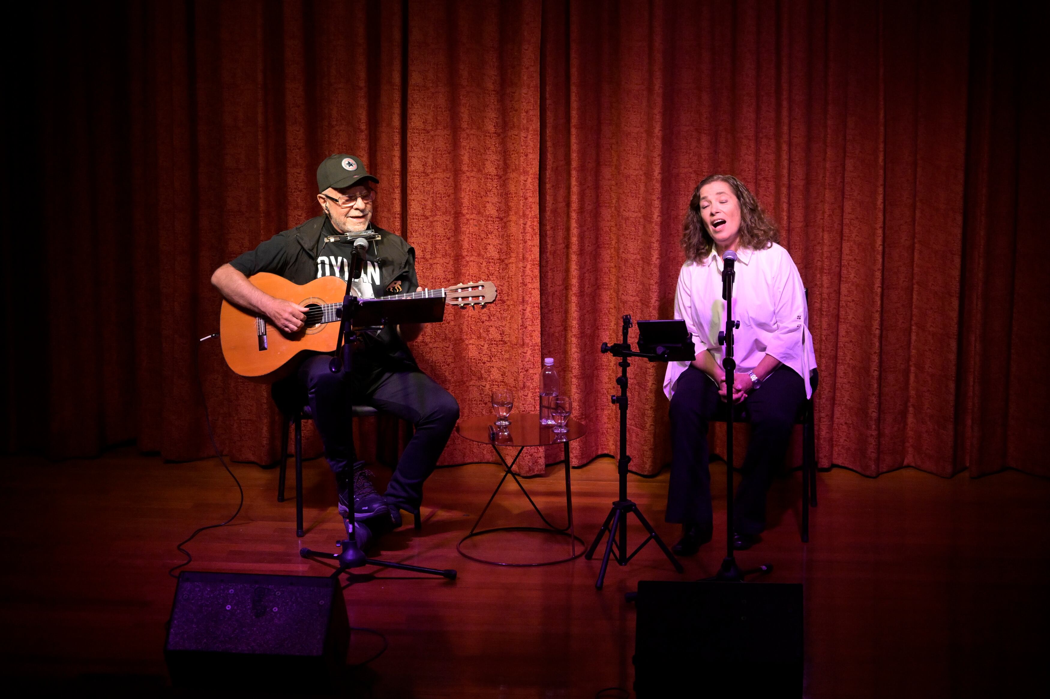 El cierre de la ceremonia contó con la actuación en conjunto de León Gieco y Sandra Mihanovich