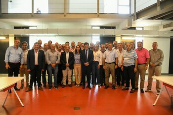 Facundo Manes junto a los