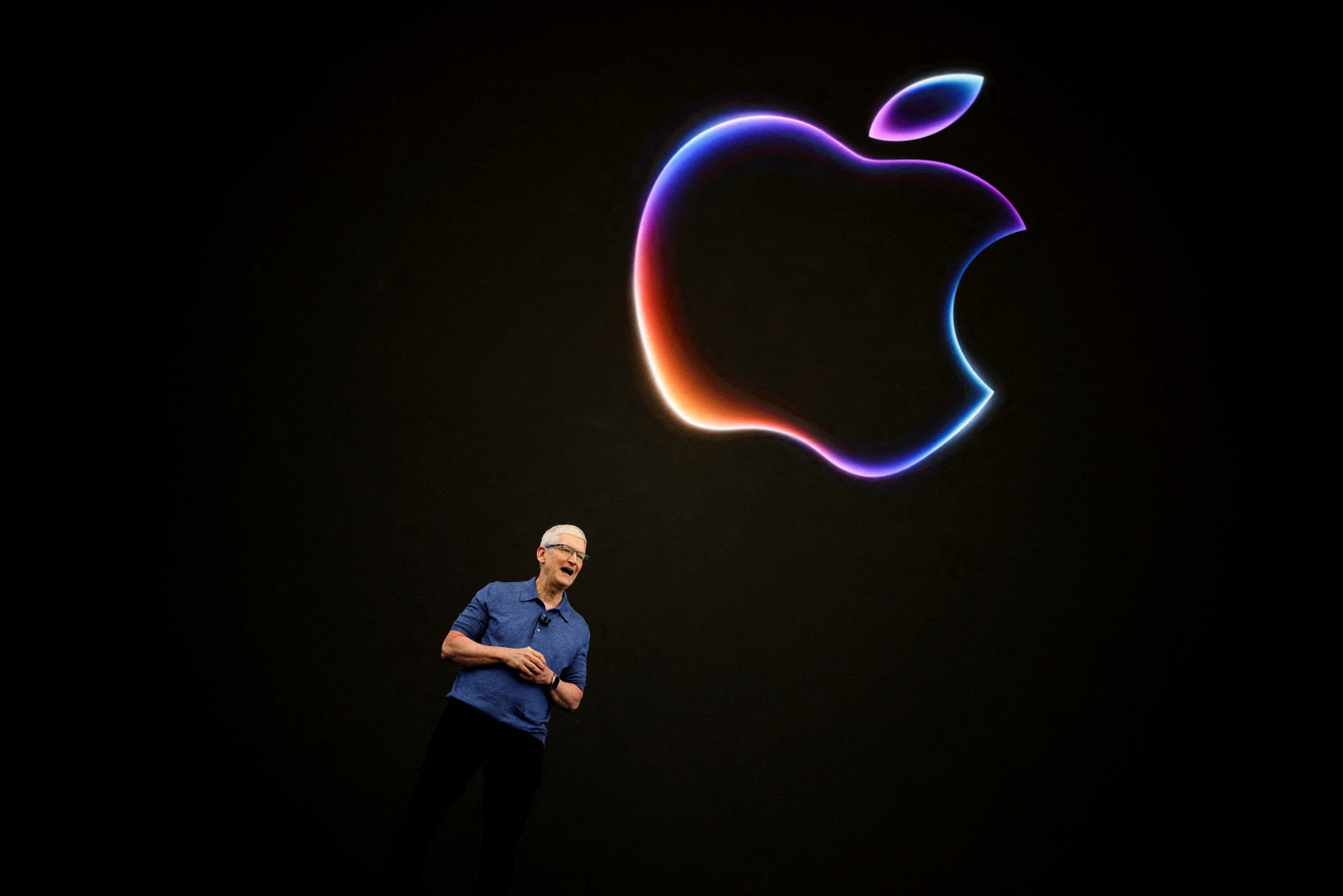 Apple cede ante la crisis de chips de IA y admite presión sobre precios en EE. UU.