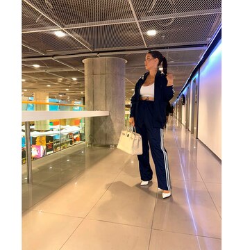 Confiada por su estilo propio,