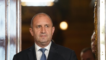 Bulgaria busca este domingo en las urnas poner fin a la inestabilidad con el prorruso Radev como favorito
