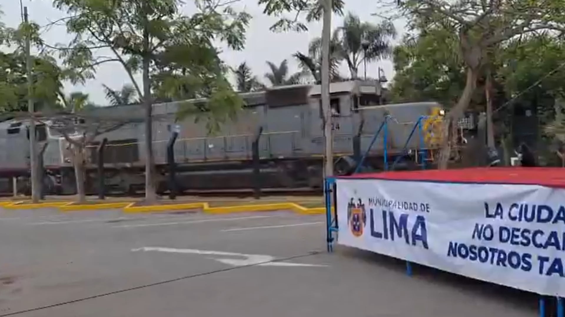 ¿Por qué el Tren Lima–Chosica fue remolcado en su primer traslado?