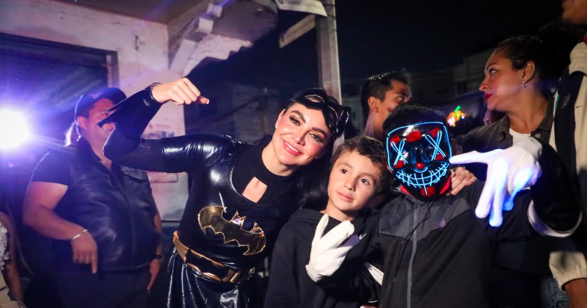 Gabriela Jiménez sí cumplió al disfrazarse de “Batichica”, tras momento polémico al lado de Harfuch