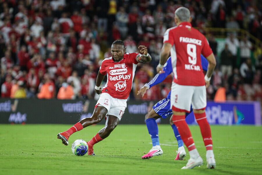 Hugo Rodallega llegó a Santa Fe en enero de 2023 y actualmente suma la Liga BetPlay 2025 y la Superliga 2026 -crédito Cristian Bayona/Colprensa