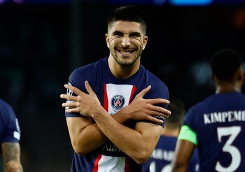 Carlos Soler metió 2 goles