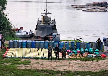 La Armada de Colombia incauta 17 unidades de producción minera destinadas a la minería ilegal en la Orinoquía - crédito prensa Armada de Colombia