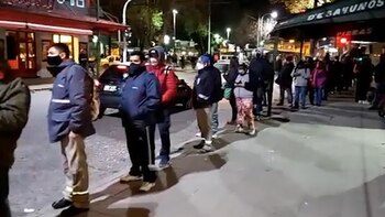 Filas de colas por la