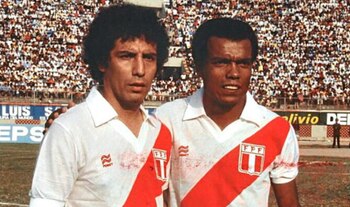 César Cueto y Teófilo Cubillas