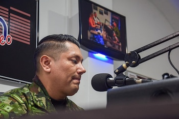 La Red de Emisoras del Ejército abrió frecuencias radiales y líneas de WhatsApp para reportar casos de desaparición durante la emergencia - crédito Ejército Nacional