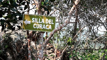 Un viaje a la silla del curaca: leyenda, naturaleza y misticismo en el Morro de Calzada.Un viaje a la silla del curaca: leyenda, naturaleza y misticismo en el Morro de Calzada.
(Foto:Carlos Díaz)
