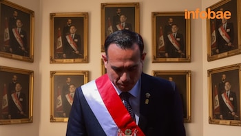 Cuadros oficiales de José Jerí