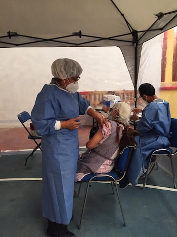 Vacunación Valles Centrales (Foto: Twitter@SSO_GobOax)