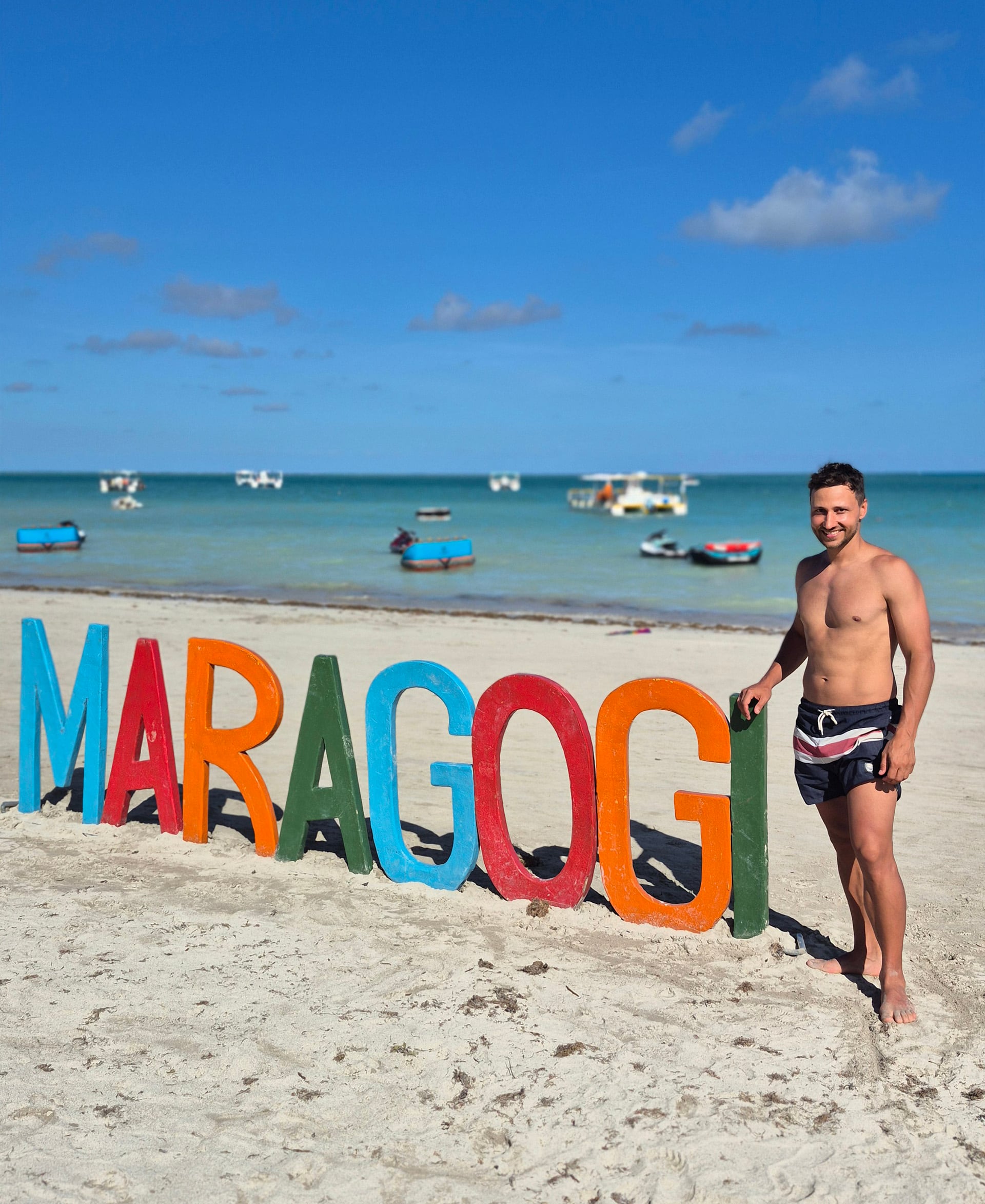 Leandro Hoop lleva más de diez años compartiendo sus experiencias de viaje y convirtió su antiguo blog en un trabajo que combina creación de contenido, turismo y consejos para viajar con poco presupuesto
